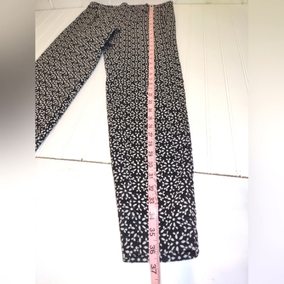 SOHO women's black & white ankle pants size (8) - Picture 9 of 14